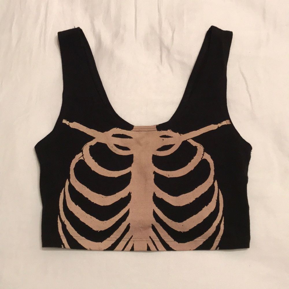 urban outfitters skeleton crop top